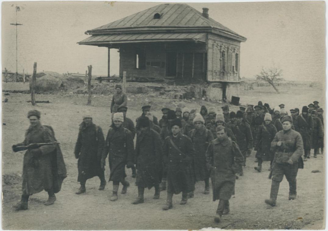 Добровольно сдавшиеся в плен юго-западнее Сталинграда солдаты 18-й румынской пехотной дивизии.