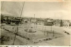 Вокзал Сталинград-I и привокзальная площадь осенью 1942 г.