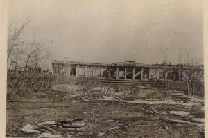 Железнодорожная станция "Тракторная пассажирская" после боев.